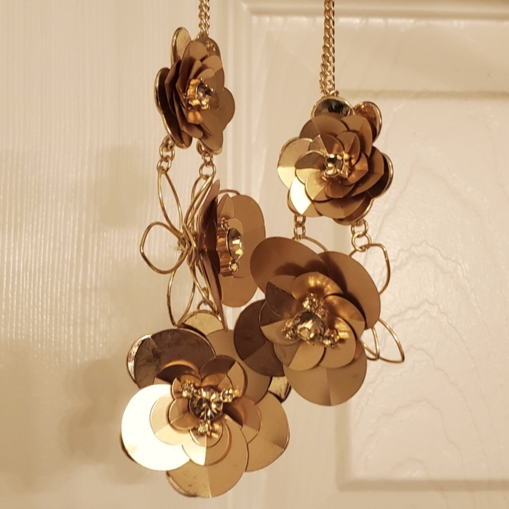 Ladies necklace